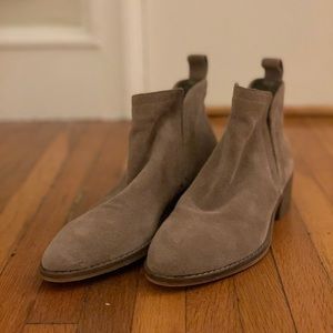 Dolce Vita Tessey Ankle Boot, Tan Suede